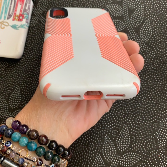 2 iPhone XR cases - Picture 13 of 13
